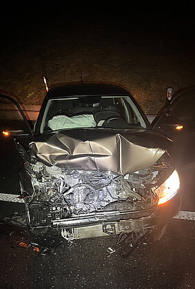 In Buchrain prallte ein Auto ungebremst ins Heck des vorderen Fahrzeugs. Foto: Luzerner Polizei