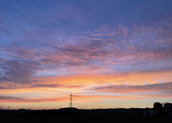 Farbenspektakel am Abendhimmel